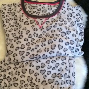 Women’s Fleece Pajama Set